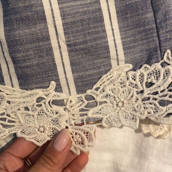 Zara chambray striped shorts  - Picture 3 of 5